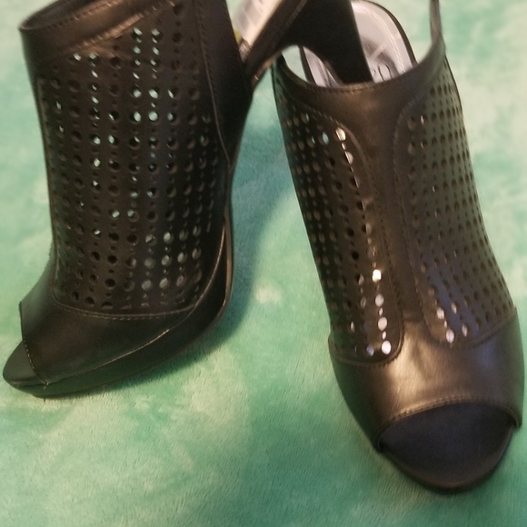 Heels - Picture 2 of 6